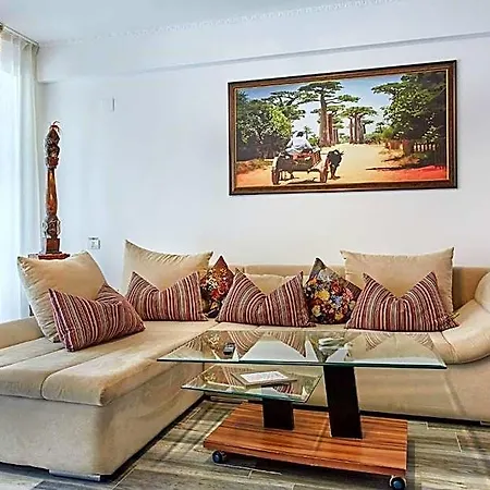 Aparthotel Madagascar Boutik Cytadell Eforie Nord
