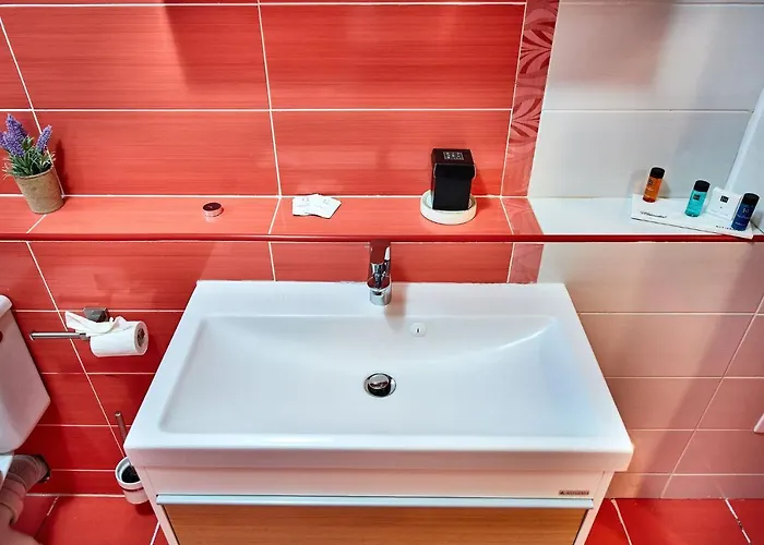 מלון דירות Madagascar Boutik Cytadell אפורי נורד