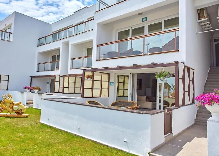 מלון דירות Madagascar Boutik Cytadell אפורי נורד